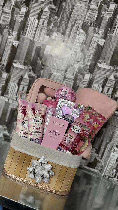 cosulet tematic de fete