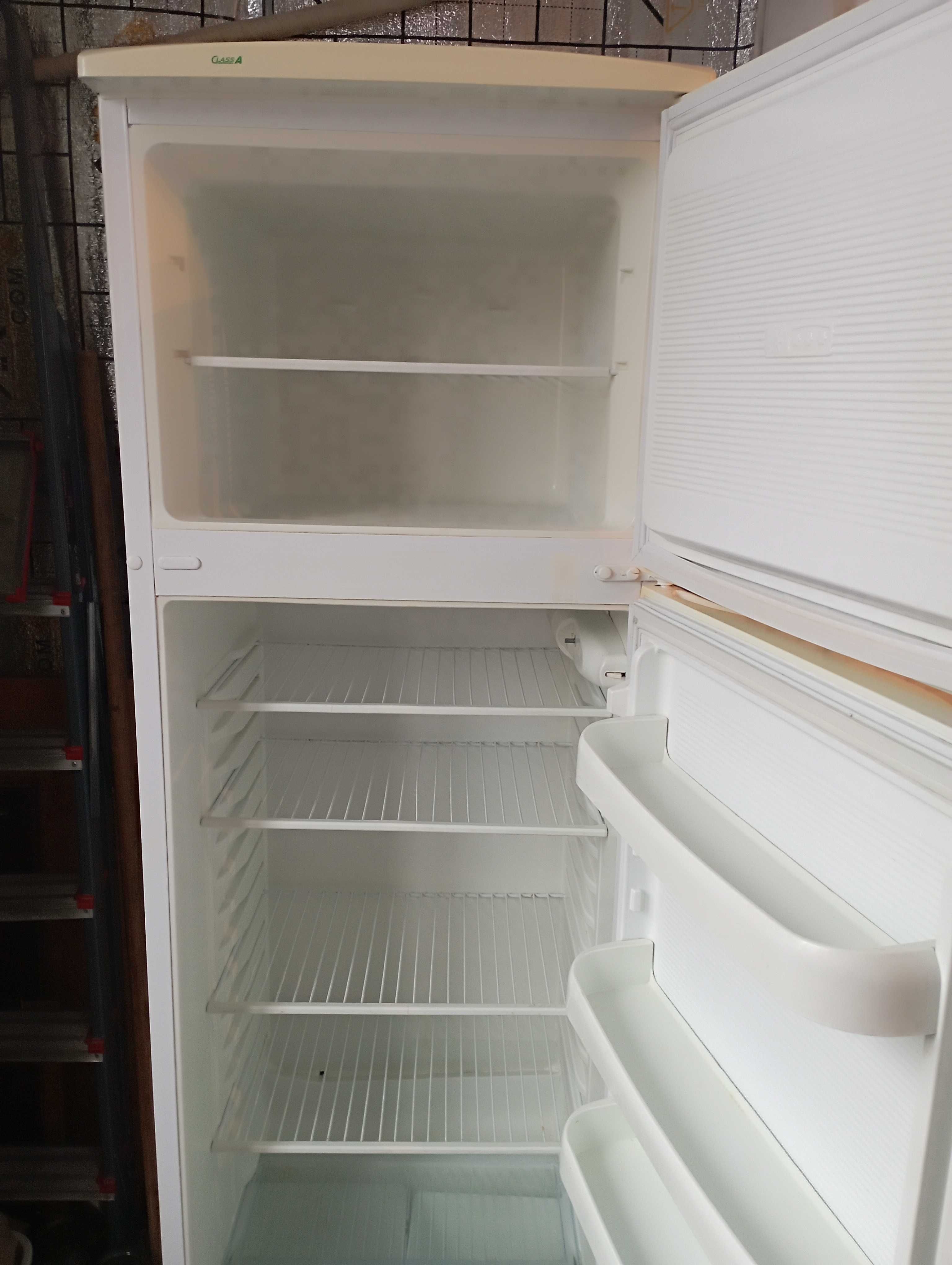 Холодильник Атлант в хорошем состоянии