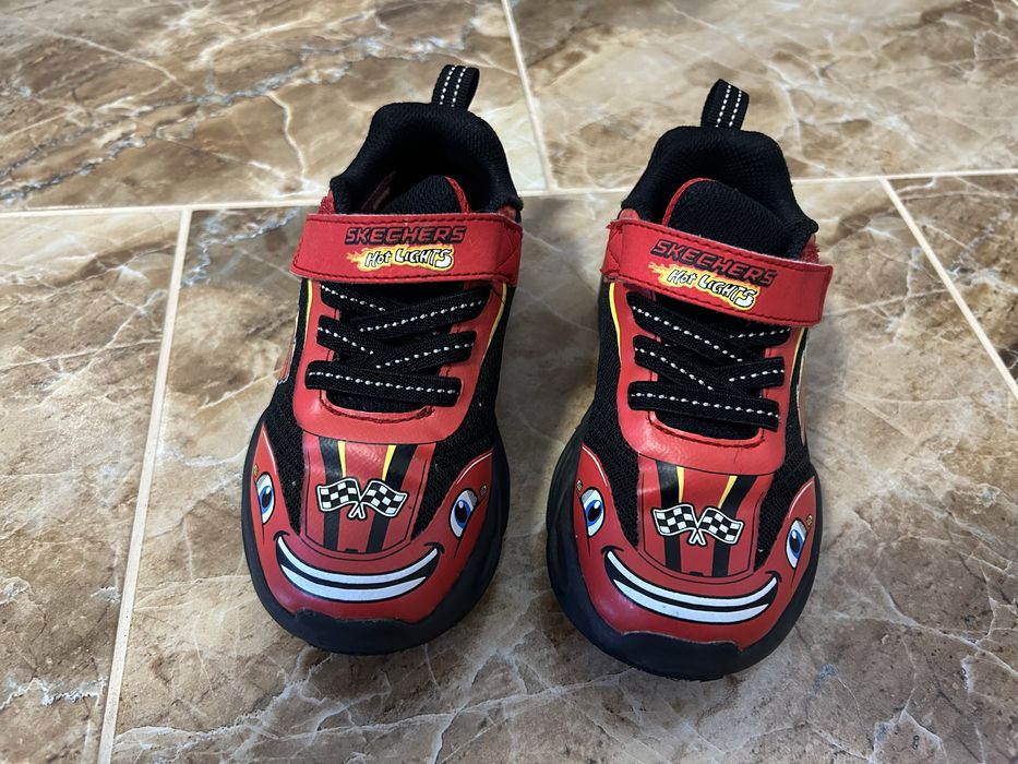 Adidasi cu led Skechers copii