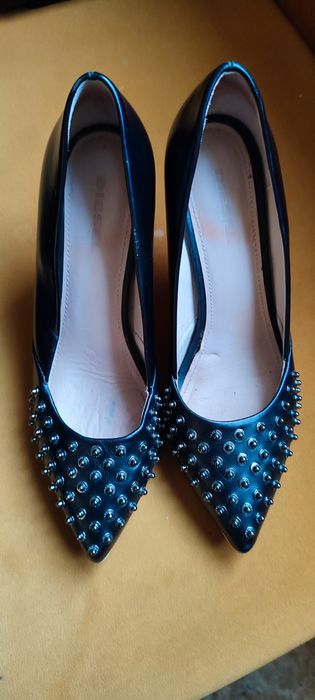 Оригинални  уникални дамски обувки с ток Diesel 37l