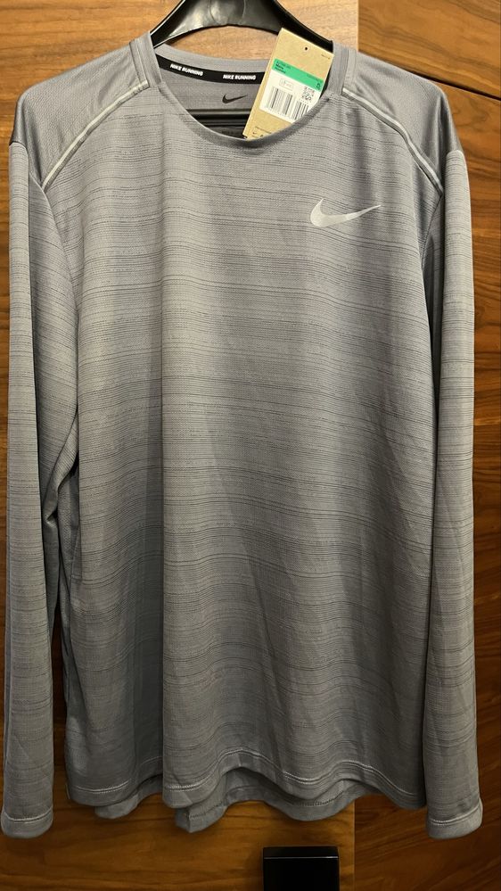 Nike Dri-FIT блуза за бягане с дълги ръкави