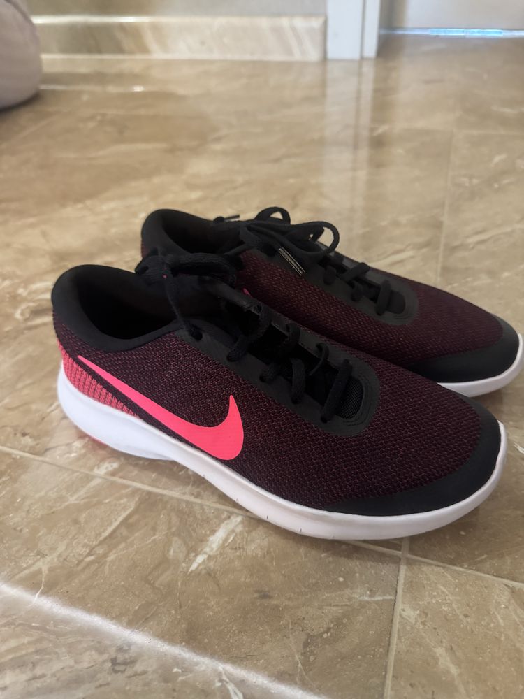 Спортни маратонки Nike