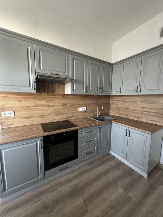 Продам кухонный гарнитур 2,8*1,3*2,3м