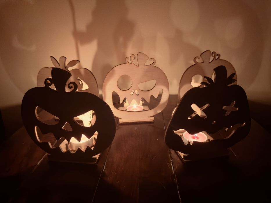 Suporturi de lumânări din lemn – Colecția Halloween Jack-o'-Lantern