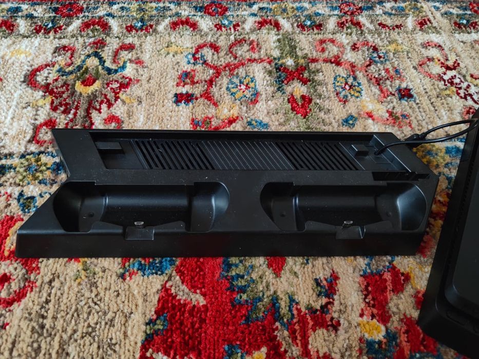 продаю play station 4