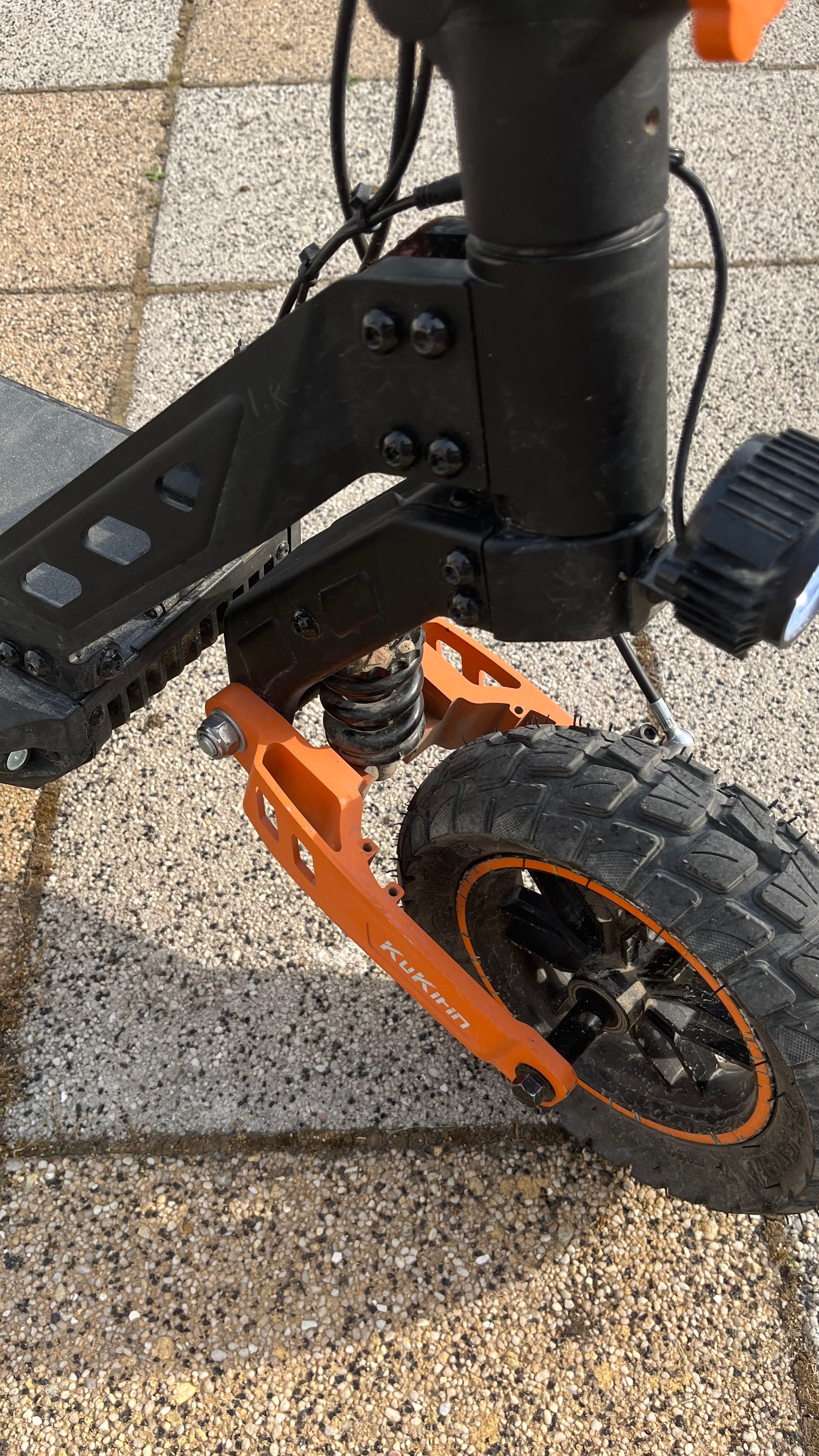 Kukirin g2 max с хидравлични спирачки