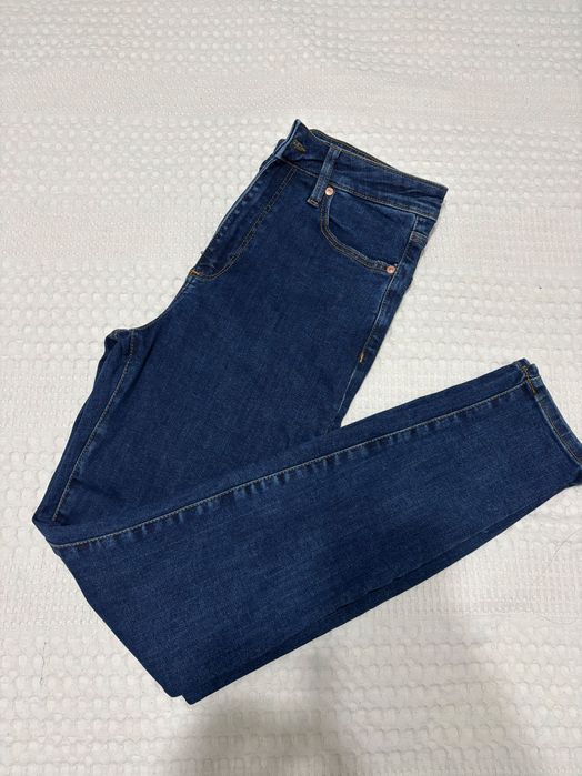 Дамски дънки от Манго