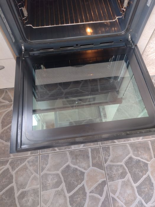 Продавам фурна за вграждане Whirlpool