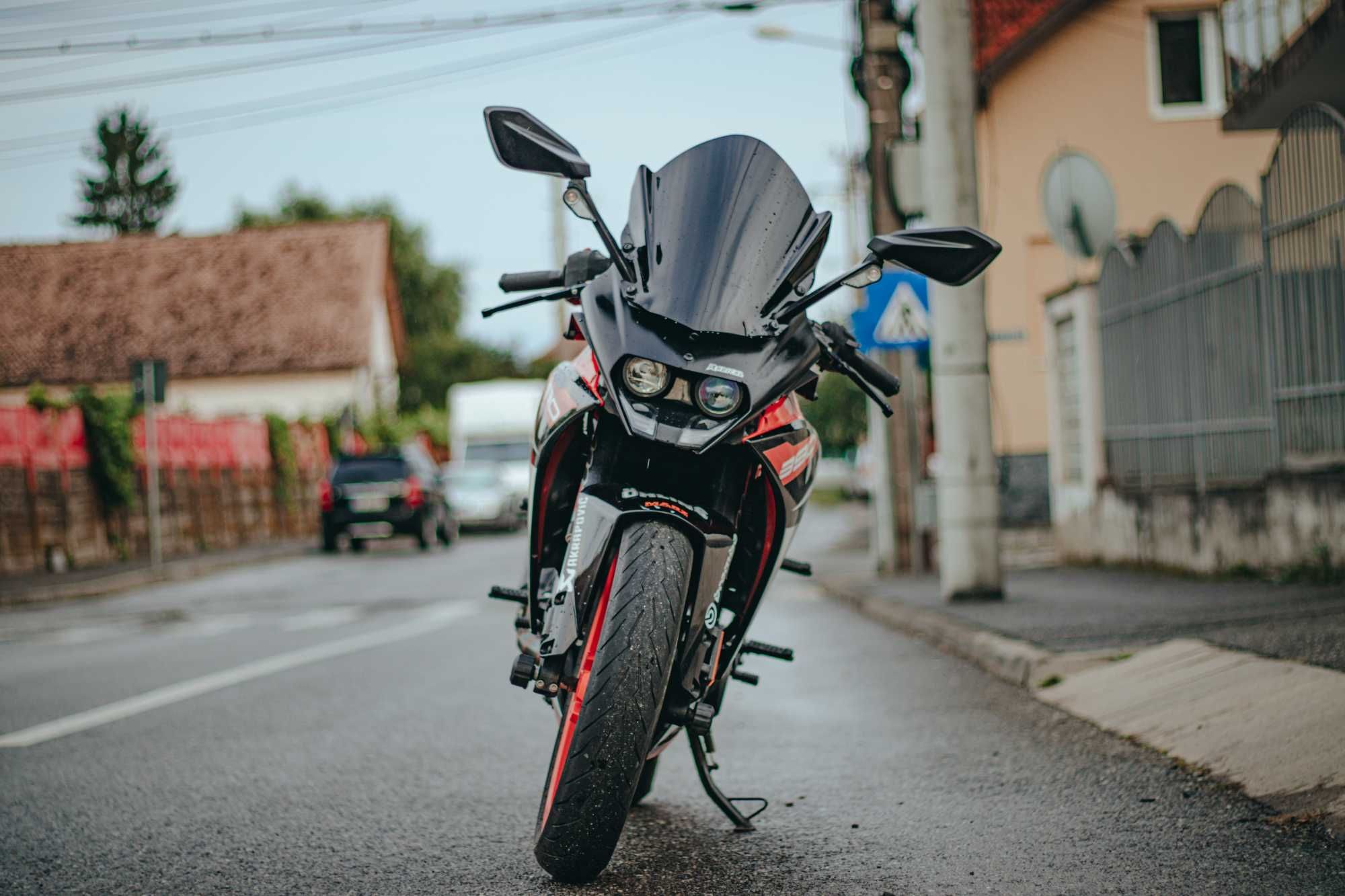 Motocicleta KTM RC 390