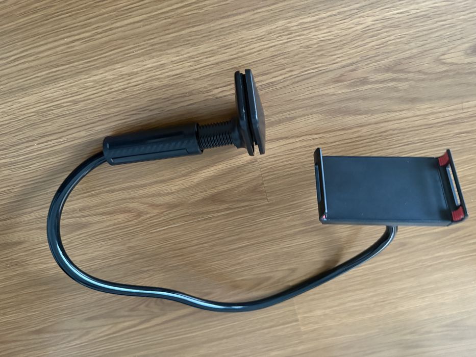 Suport reglabil pentru tabletă și telefon