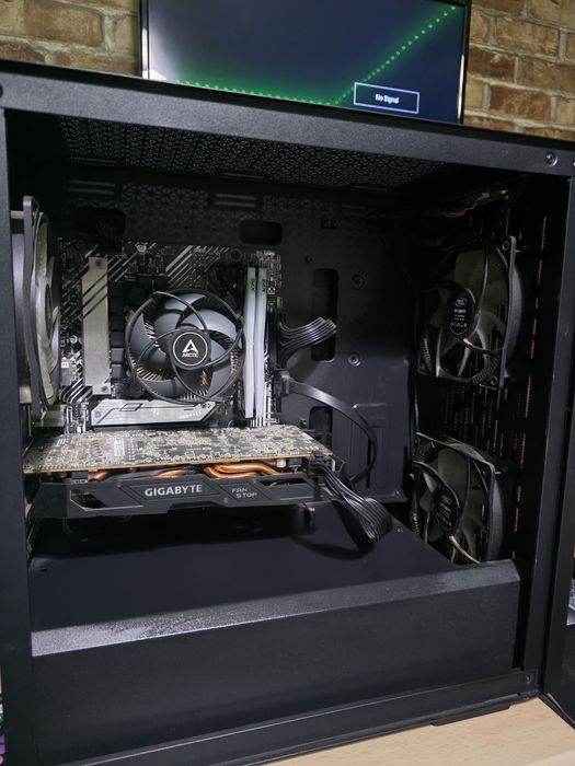 Геймърски компютър/ I5 11400f / RX 580 8GB / 16GB 3200MHZ RAM