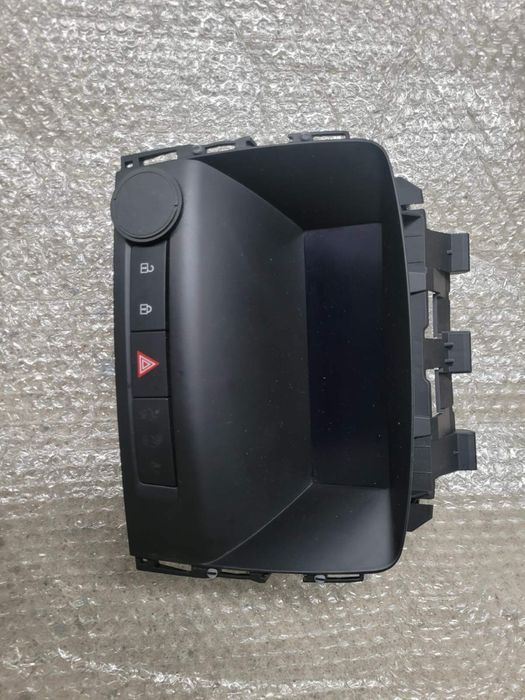 Радио Дисплей от централната конзола Opel Astra J