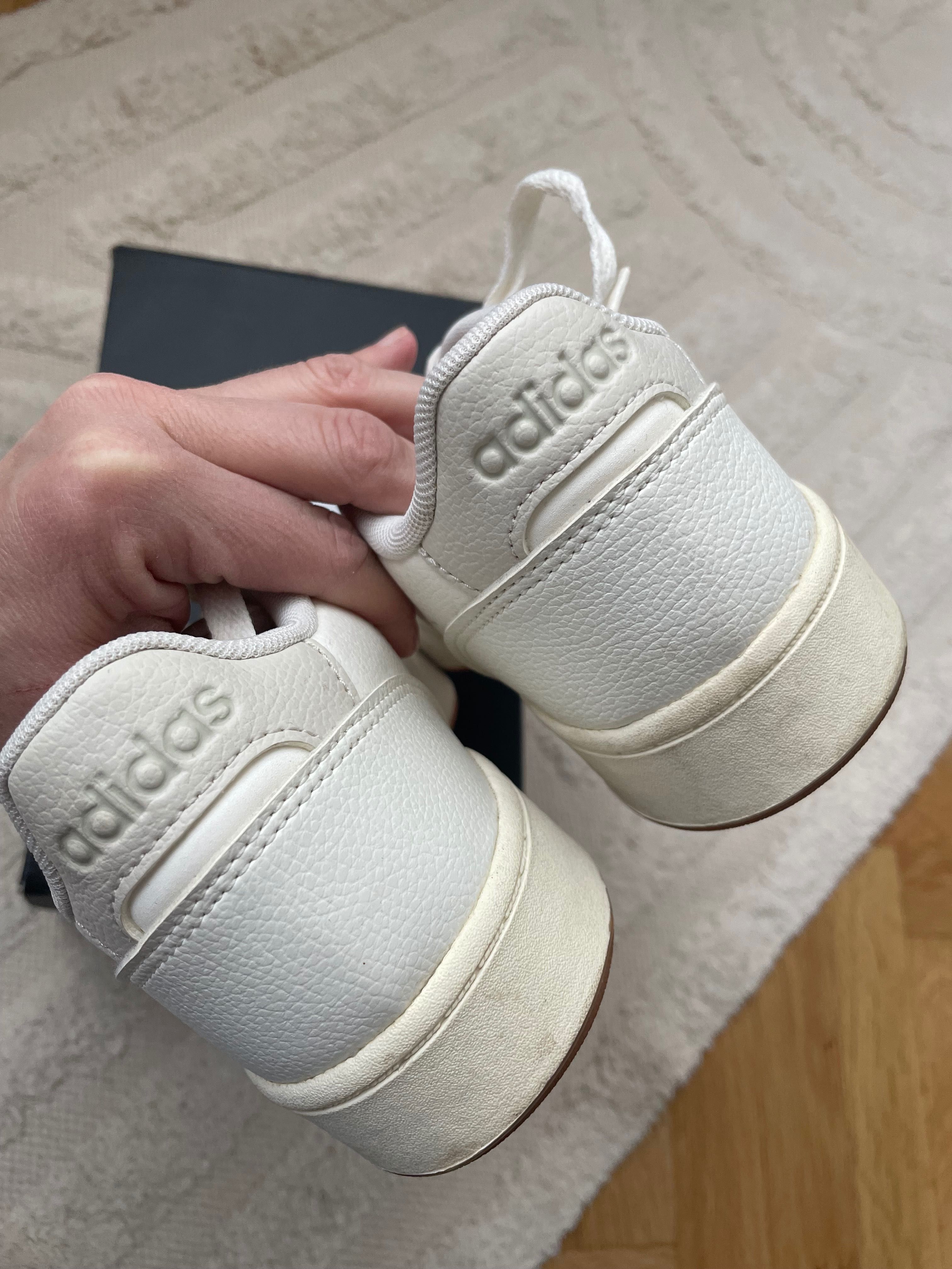 Кецове Adidas Roguera J