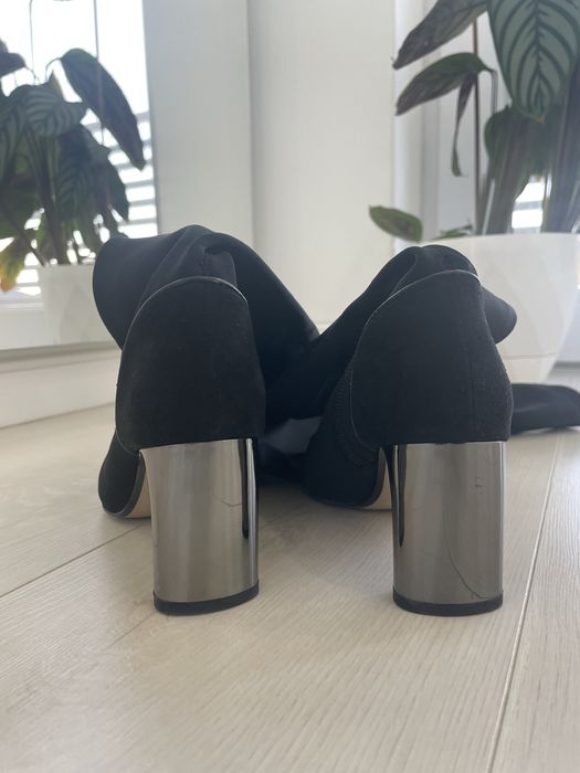 Cizme nr 35 peste genunchi zara si sandale