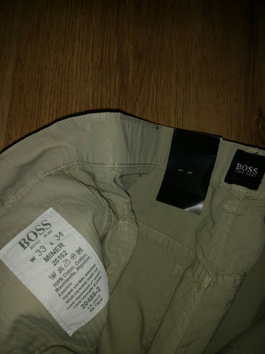 Pantaloni Hugo Boss mărimea 33 x 34