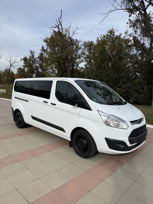 Ford Transit-Custom -9 locuri