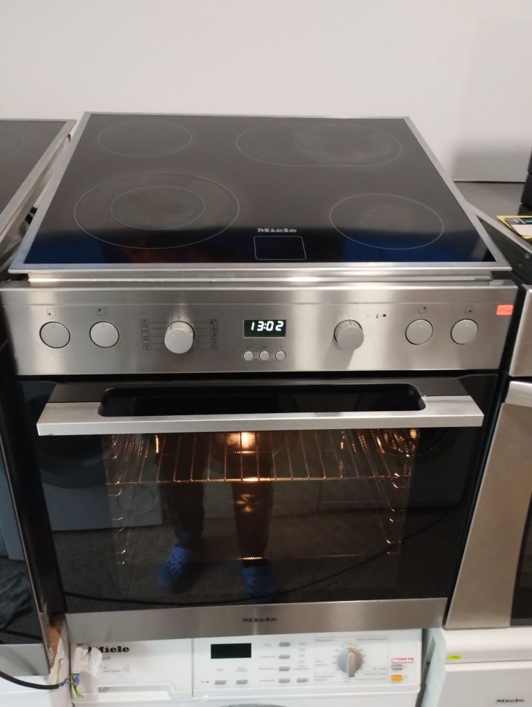 Фурна с плот MIELE H2383E maxi