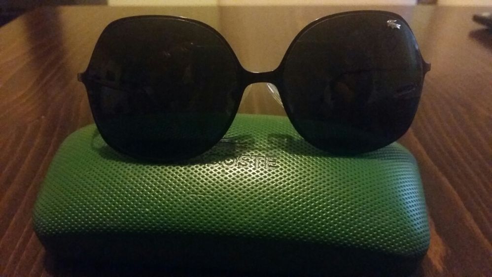 Слънчеви очила LACOSTE.