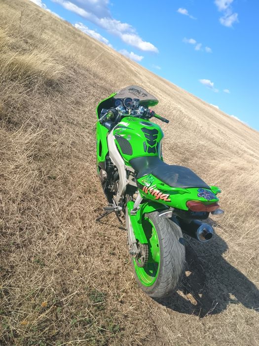 Vând Kawasaki ninja zx6r  600 CC 108cp