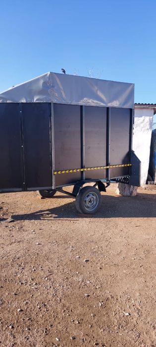 Прицеп коневозка