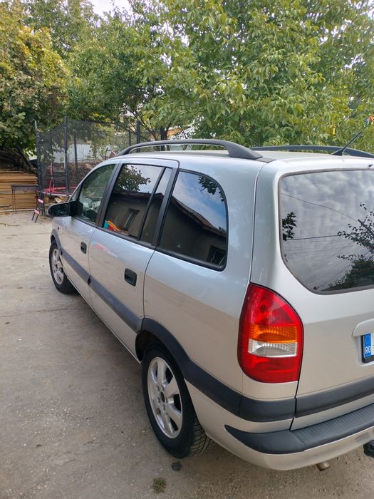 Opel Zafira 1,8 benzina gpl