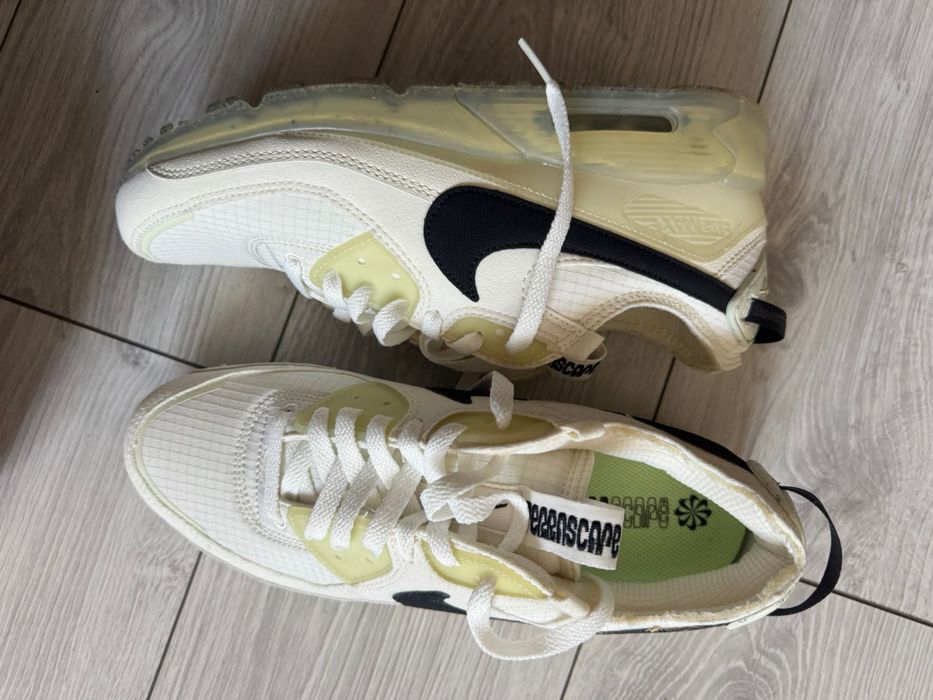 Adidasi nike nr 42.5