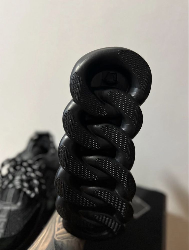 Versace Chain Reacton