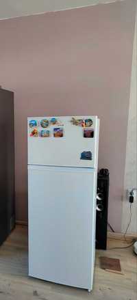 Хладилник с горна камера