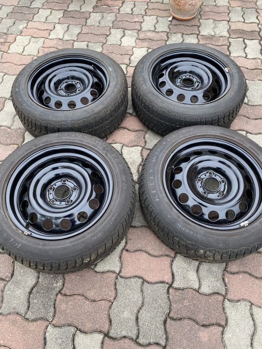 Vand 4 genti cu cauciucuri de iarna 205/55R16 pentru Peugeot 308