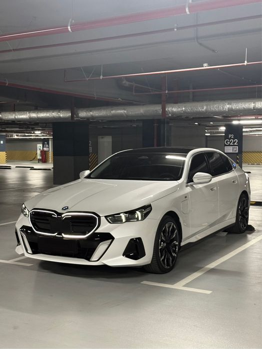 BMW i5 М спорт фул позиция