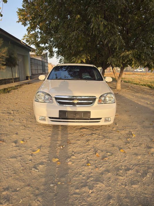 Chevrolet Lasetti 1.8 2010 Yil Sotiladi srochni!