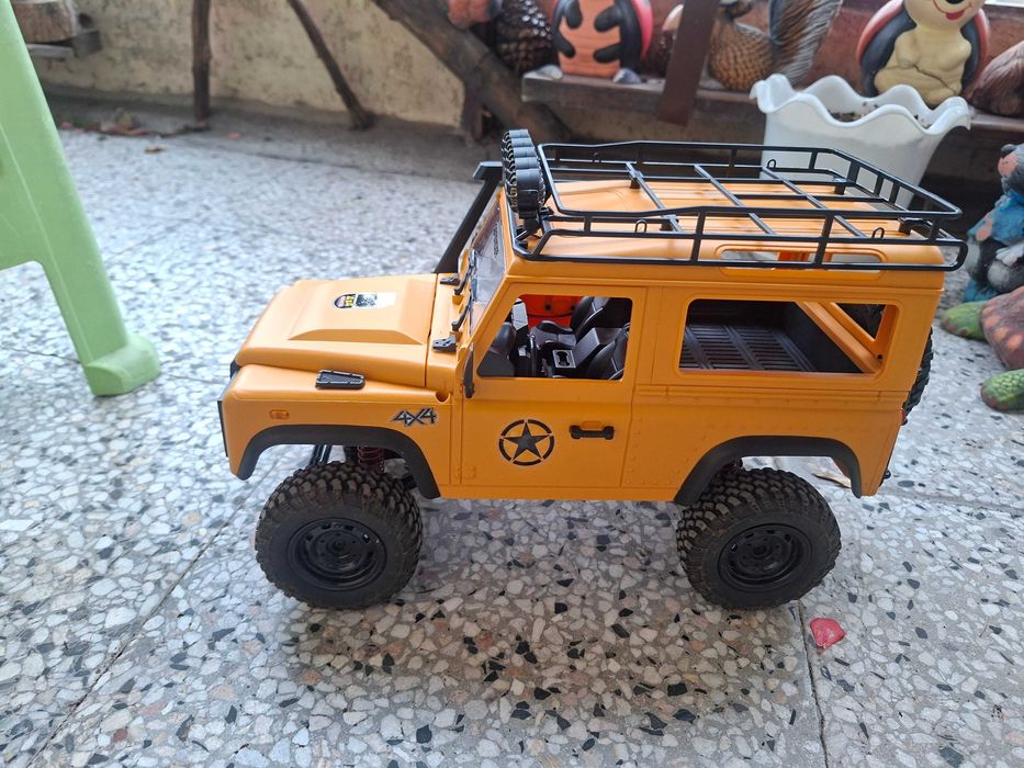 RC LAND ROVER defender D90 1/12