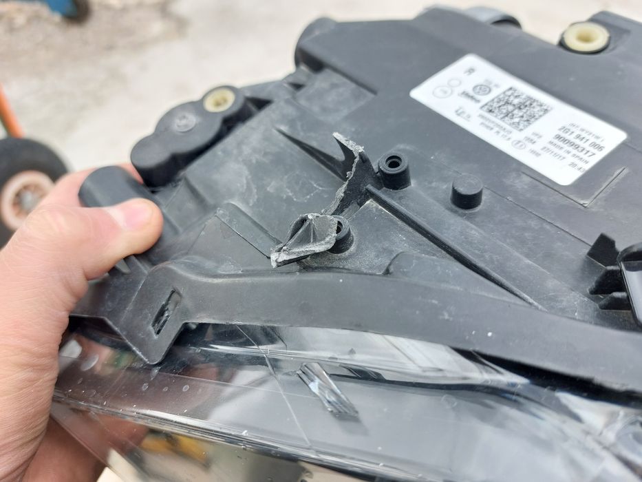 Десен фар VW POLO 6 2023г.