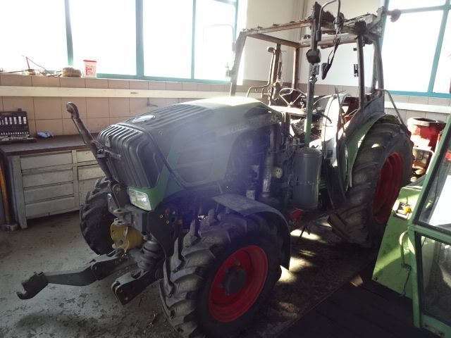 Dezmembrez Tractor Fendt 210