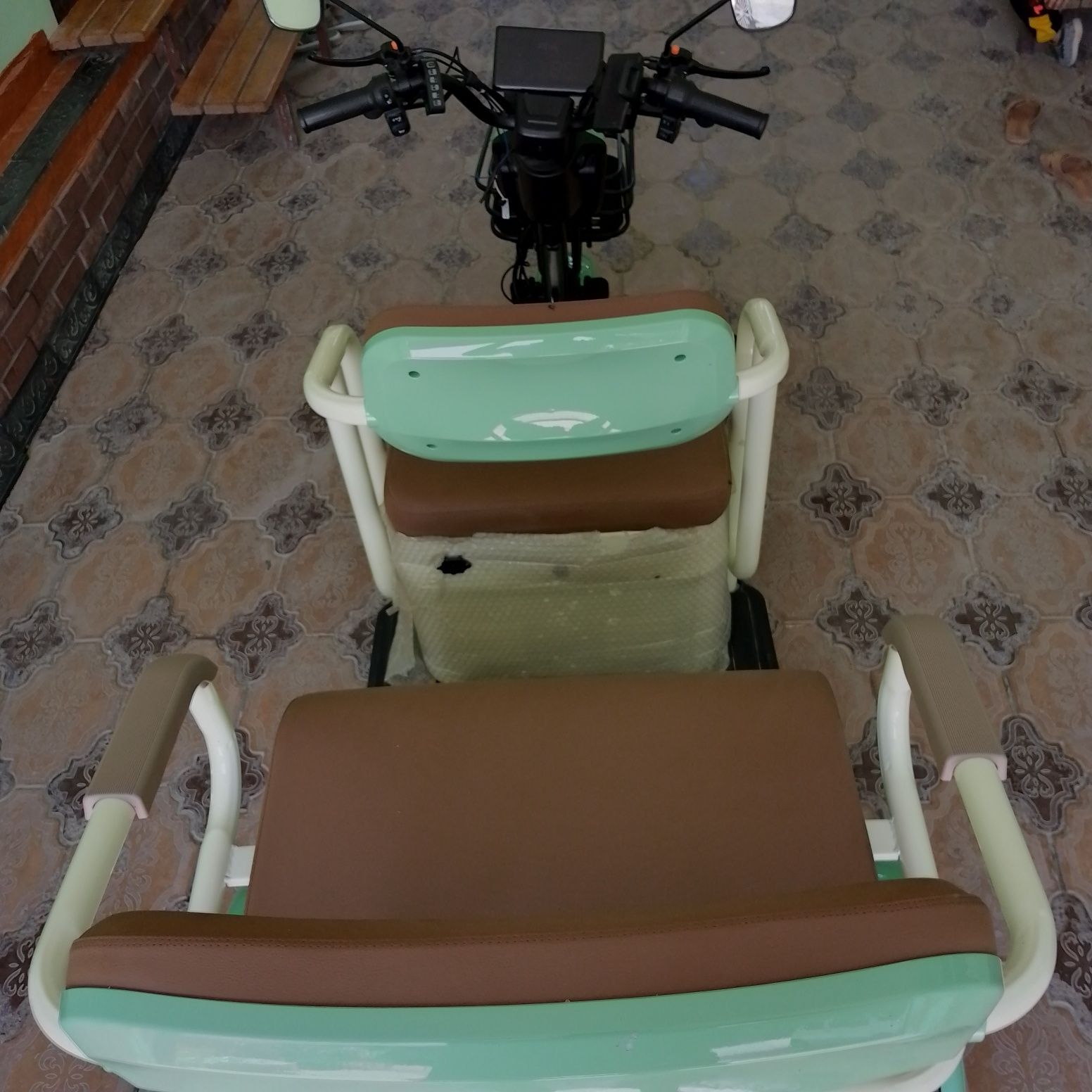 Skuter 3 kishilik 300 kg gacha kotaradi