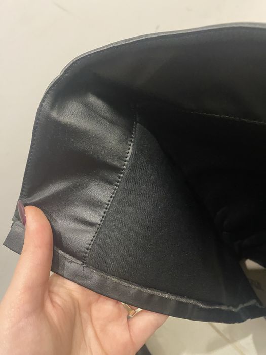 Черни елеганти зимни ботуши с ток