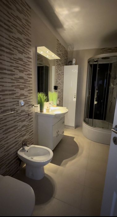 Apartament 3 camere ,langa vivo/metro/amethyst