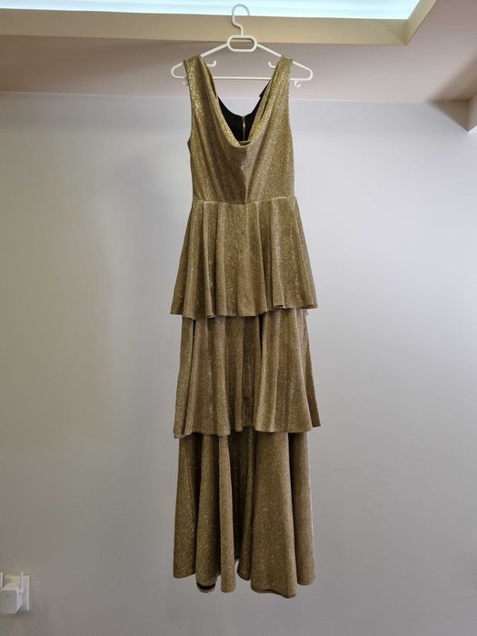 Рокля със златен блясък