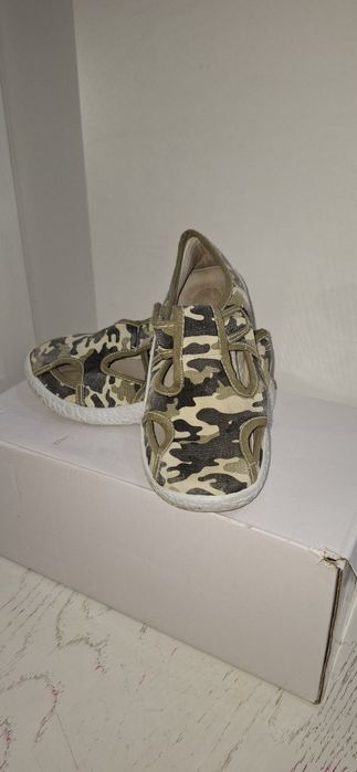 Детский сандалик