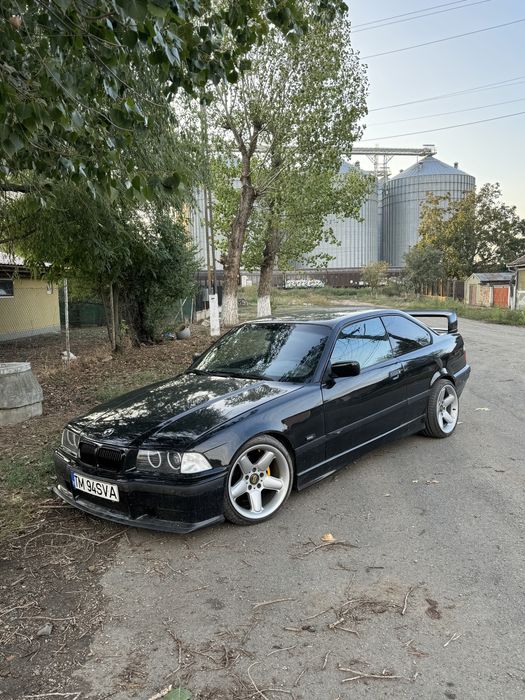 BMW E36 320i coupe