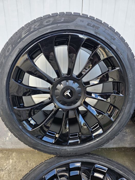 Roti noi iarna Tesla Y R19