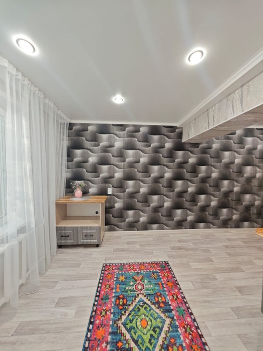 Продам 1 комн миниквартиру. 20 мкр.
