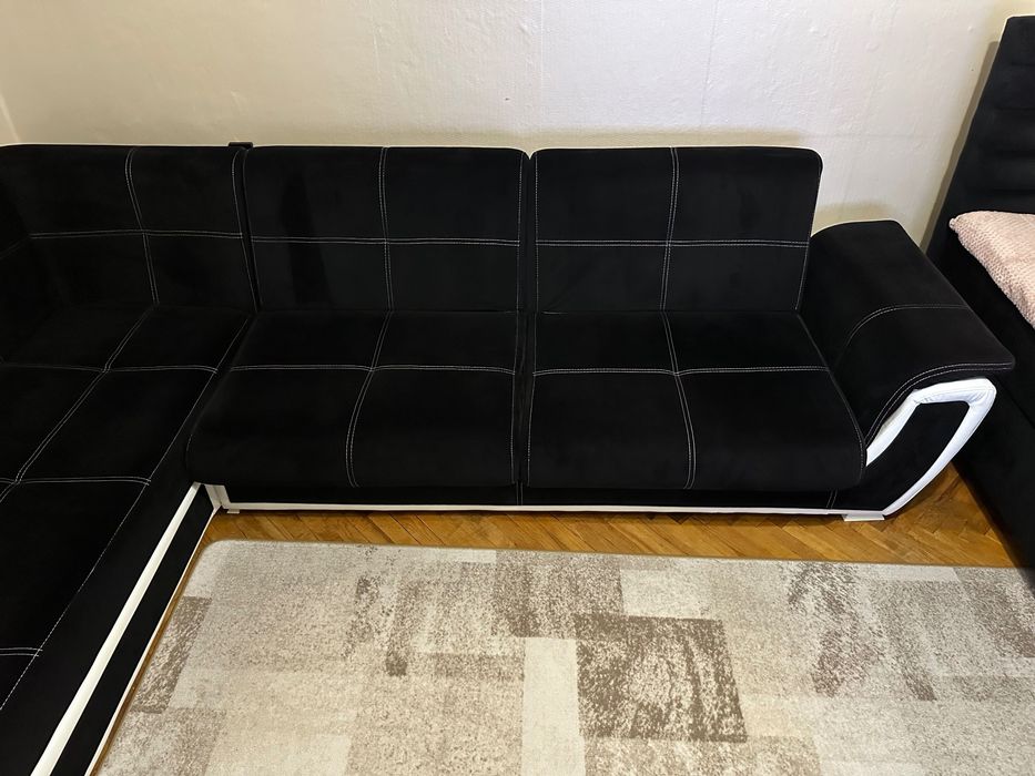 Ъглов диван с лежанка