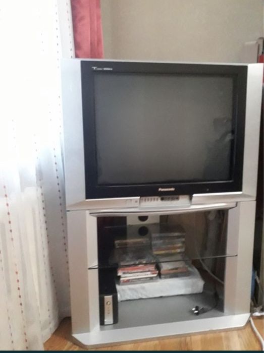 Телевизор с тумбой