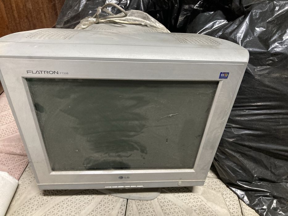 Отдам бесплатно монитор