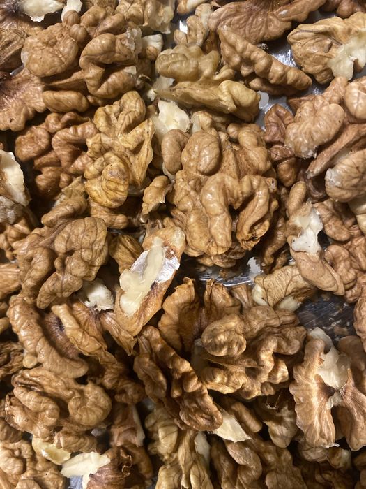 Miez de nucă, hrean, cimbru,mentă