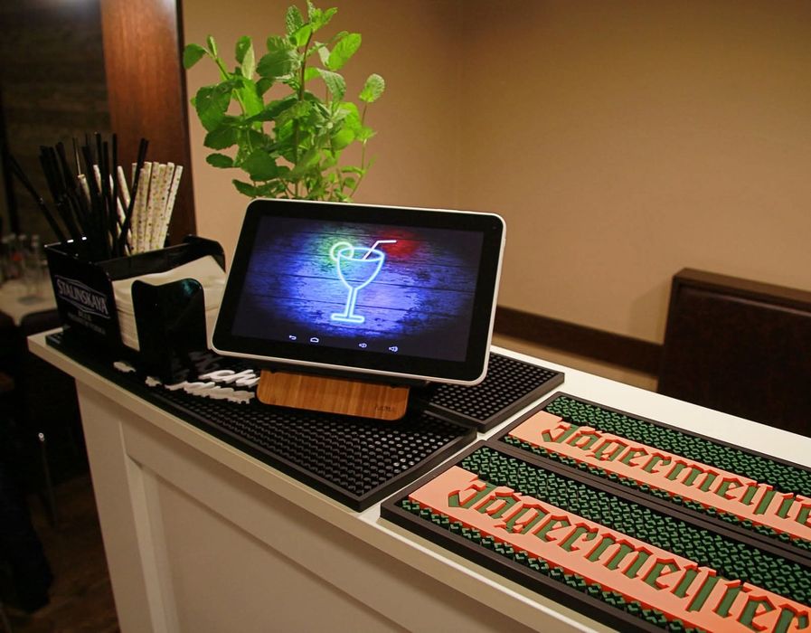 Bar mobil de vanzare , afacere la cheie cu toata logistica necesara