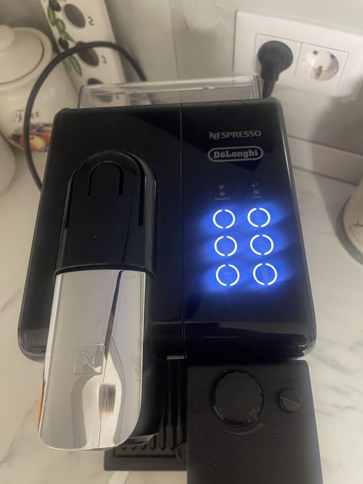 Aparat cafea Nespresso  Delonghi