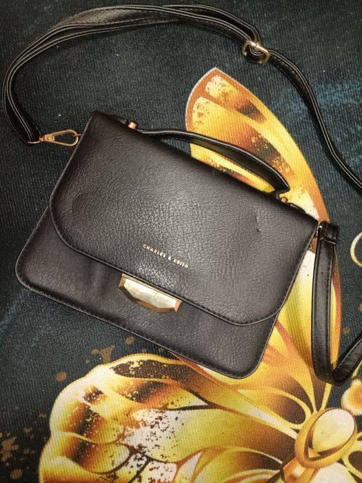 Женская сумочка черная