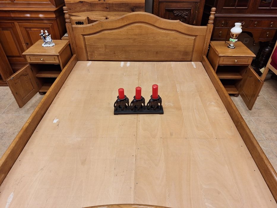 К - т спалня с нощни шкафчета дъб масив